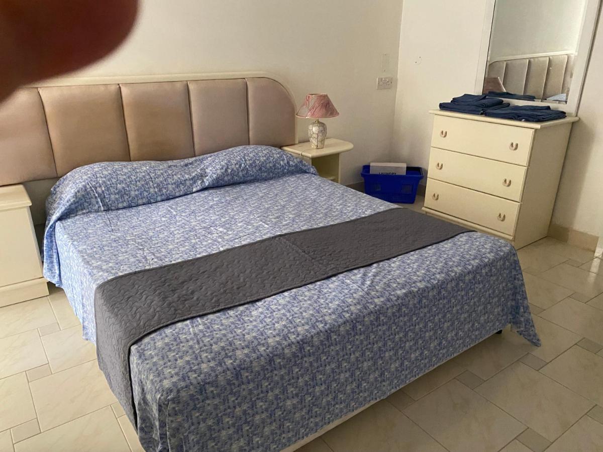 Sea Front Apartment At Mellieha Bay, Malta! Buitenkant foto
